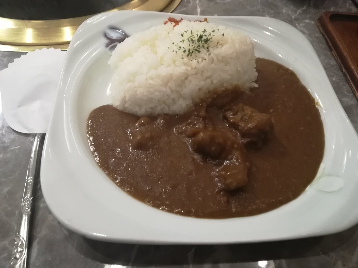 川崎駅東口の食道園、カレーも美味しい焼肉屋です